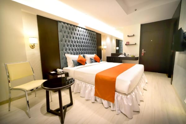 Southern Plaza Hotel