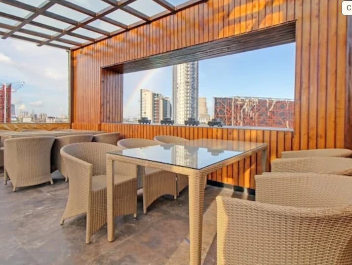 Super Townhouse Oak Hotel
