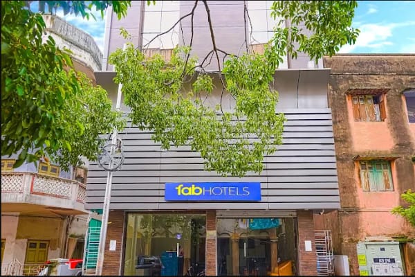 FabHotel Eros 211