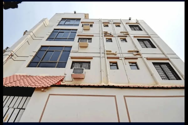 Goroomgo Elite Inn Ultadanga Kolkata