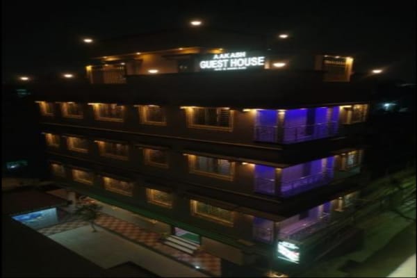 AK PLAZA GUEST HOUSE
