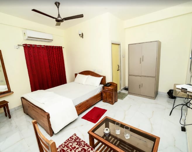 Rishika Banquet & Guest House