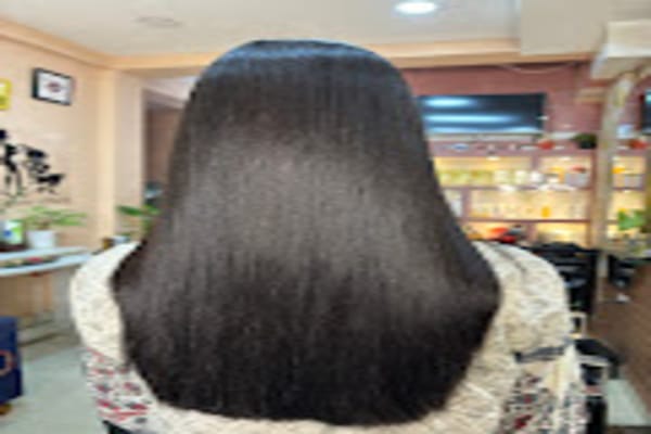 Lee Highlights Ladies Salon