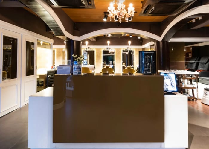 Club Salon