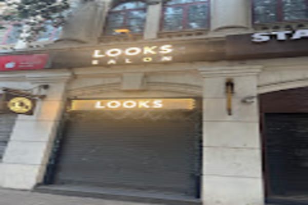 Looks Salon