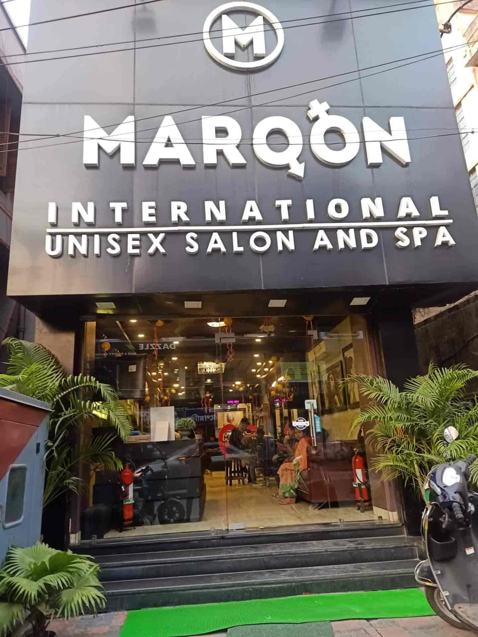 Maroon International Unisex Salon & Spa