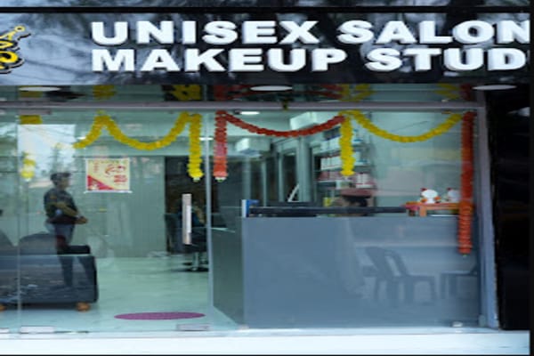 SP Unisex Saloon