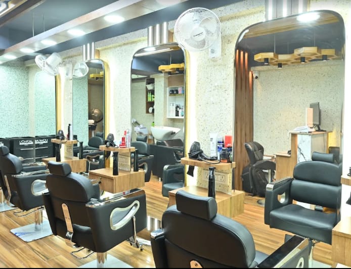 Fringe Unisex Salon- LAKE TOWN