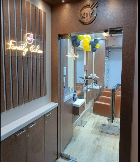 X & Y Family Salon