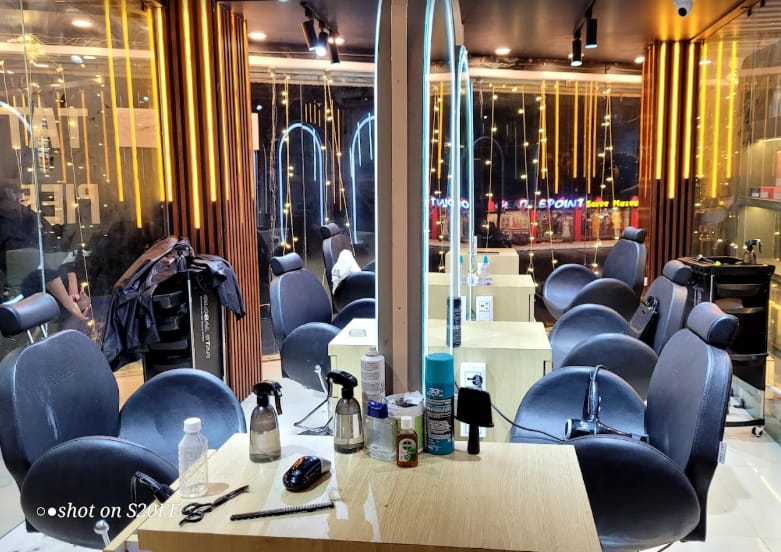 Glamo Grove Family Salon