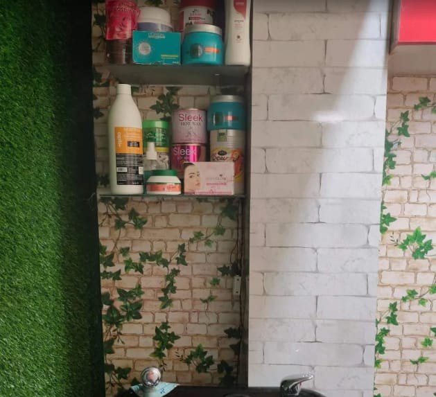 Ratnas Beauties Ladies Parlour