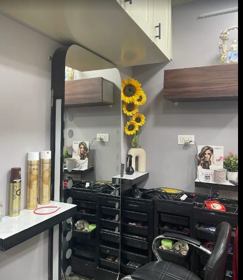 Monalisa ladies salon L’Oréal professional ‍ ️ & Makeup Studio