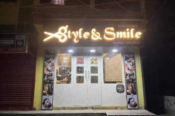 Style & Smile family saloon
