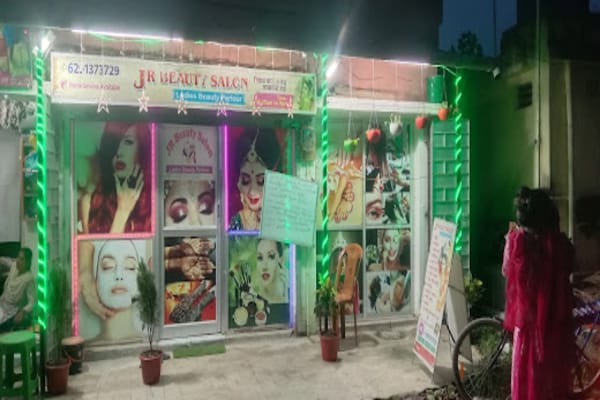 JR BEAUTY SALON(ladies parlour)