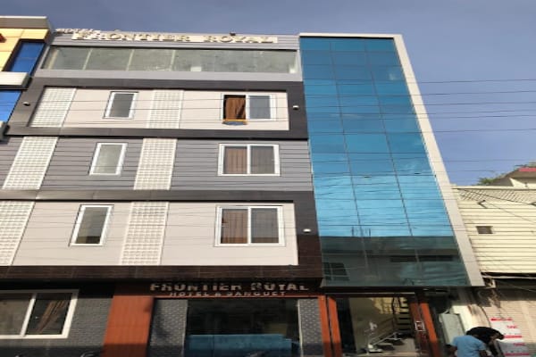 Hotel Frontier Royal & Banquet