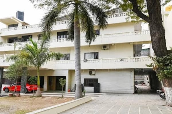 Hotel Surpin Palace
