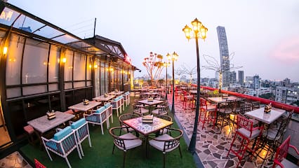 LMNOQ Skybar