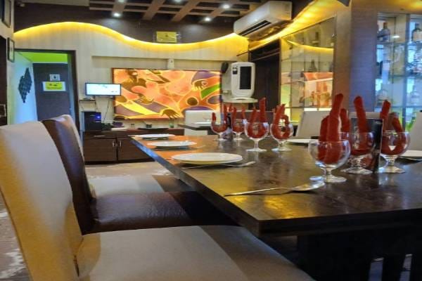 Food & Restaurant