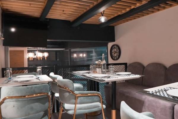 Food & Restaurant