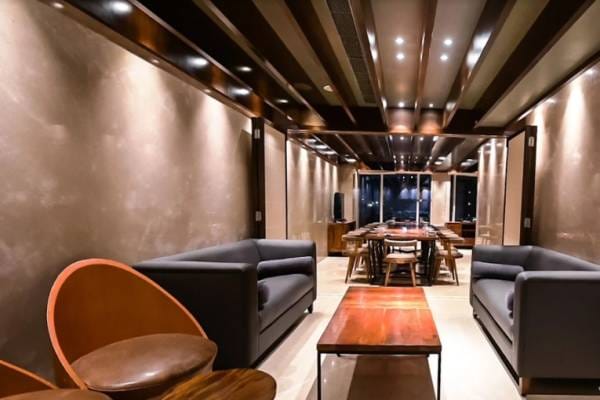 Food & Restaurant