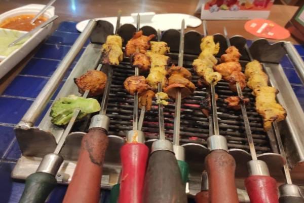 Food & Restaurant