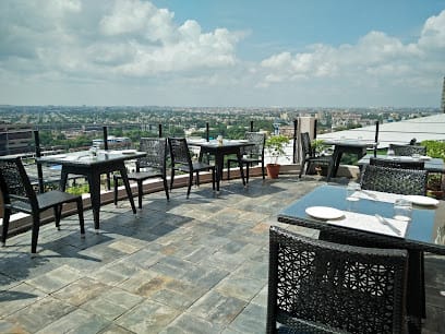 Liqua Rooftop Poolside Bar