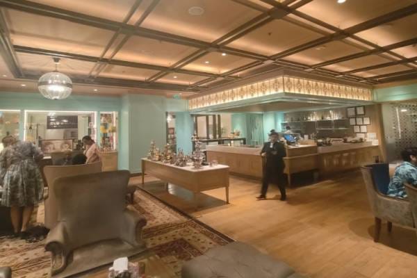 Food & Restaurant
