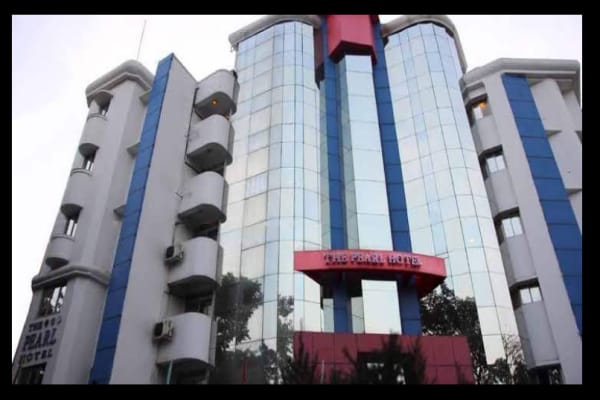 The Pearl Hotel Kolkata