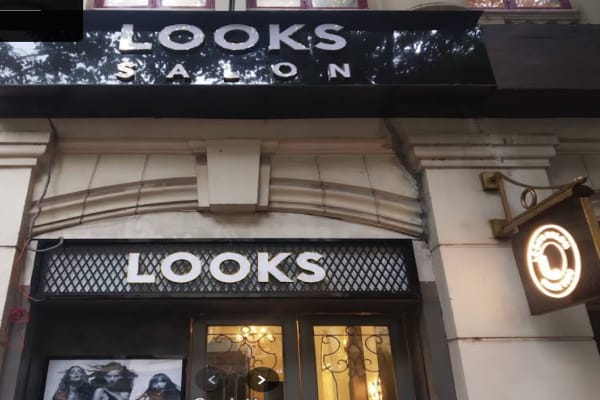 Looks Salon, Park Street, Kolkata