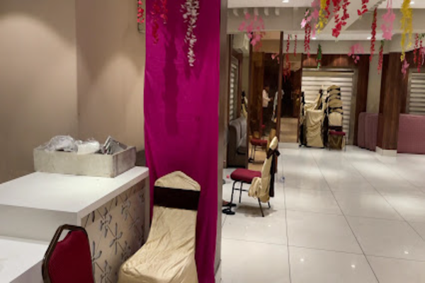 Radhe Palace Hotel