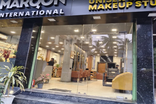 Maroon International Unisex Salon