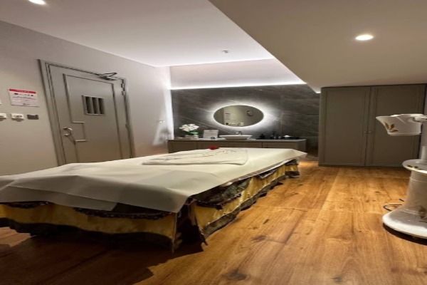 Pure Essence Day Night Spa