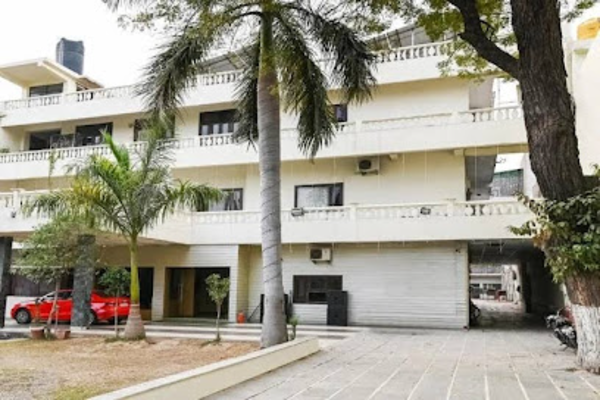 Hotel Surpin Palace