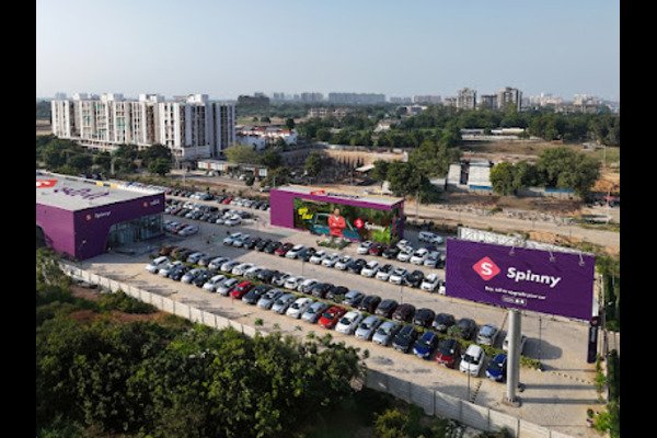 Spinny Car Hub | City Center 2 Mall, Kolkata